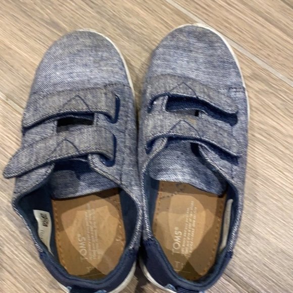 Tiny Toms Boys Lenny Denim Chambray Jeans Canvas Sneaker Shoes Size 11T - Picture 3 of 5